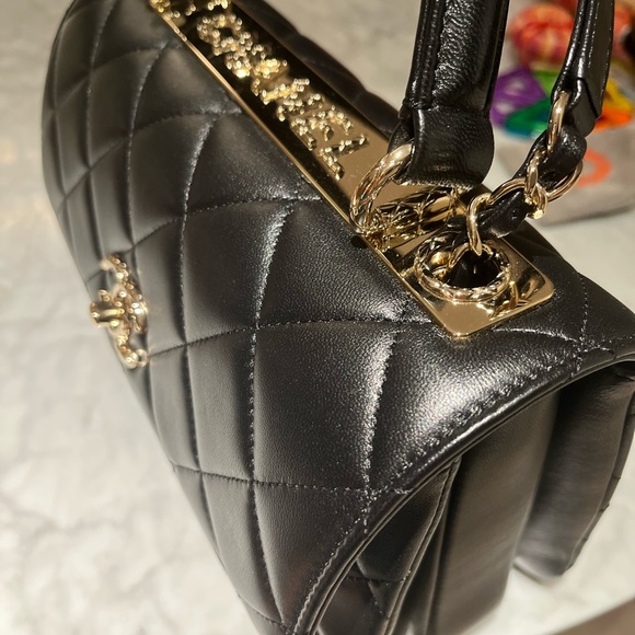 Chanel 23C black trendy Cc raised letter champagne hardware never used condition - Picture 5 of 9